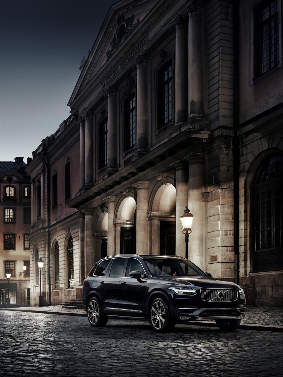  Volvo XC90 T6 AWD First Edition 2014 года  (фото 13 из 38)